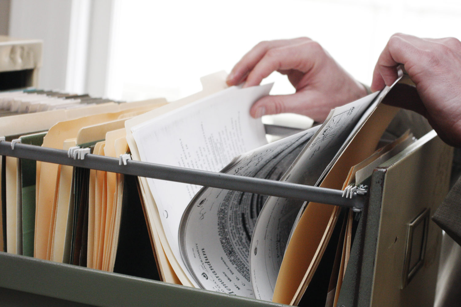Limpeza no escritório de contabilidade: preserve os arquivos